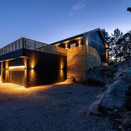 Private Modern Home, Garden And Seaview *